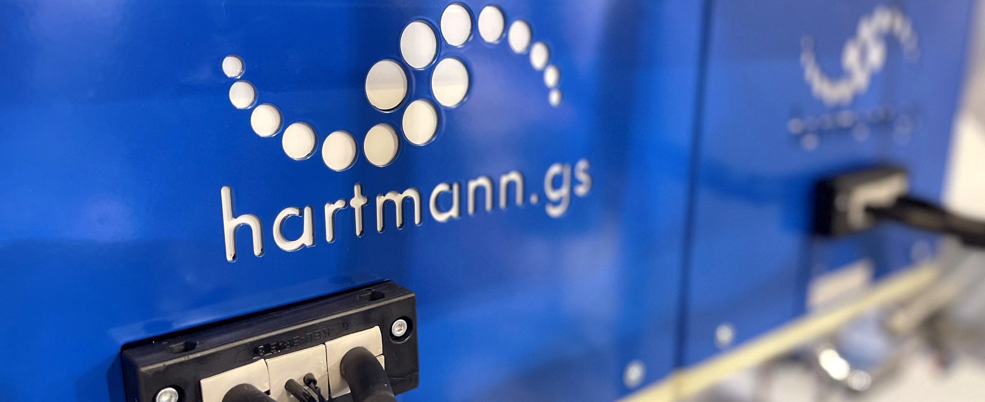 Bügellöten ist ein thermisches Fügeverfahren für die elektrische Verbindung von Leiterplatten und einer Vielzahl von möglichen elektrischen Fügepartnern.